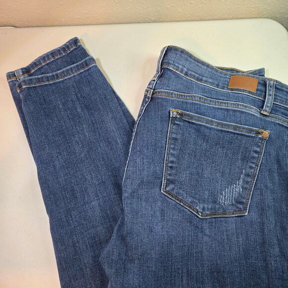 Judy Blue Mid Rise Cropped Distressed Relaxed Fit Jeans Women's Size 13/31 - Picture 7 of 8